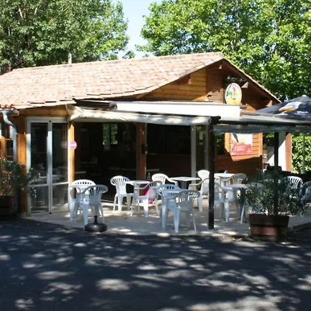 Mobil-home Confortable Pour 5 Pers. En A - Api-1-52-1221 캠프장